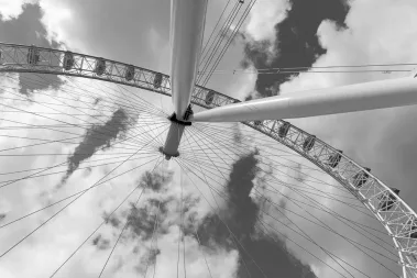 London Summer - Sebastian Schollmeyer