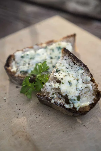 Zitronen-Knoblauch-Butter - Sebastian Schollmeyer