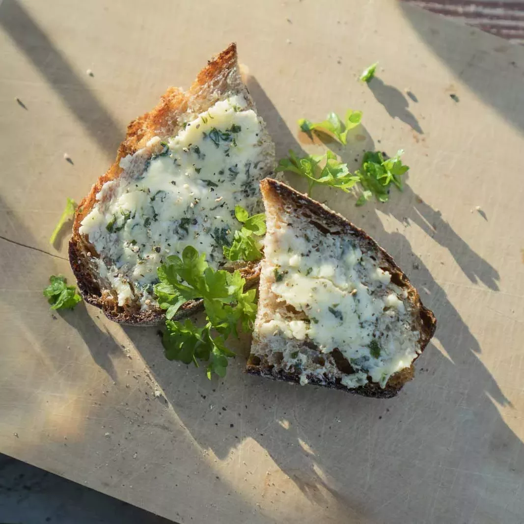 Zitronen-Knoblauch-Butter - Sebastian Schollmeyer