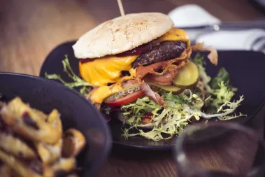 Isaak’s Garden - Sebastian Schollmeyer