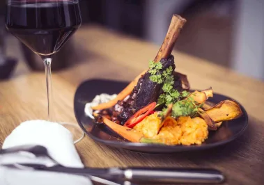 Isaak’s Garden - Sebastian Schollmeyer