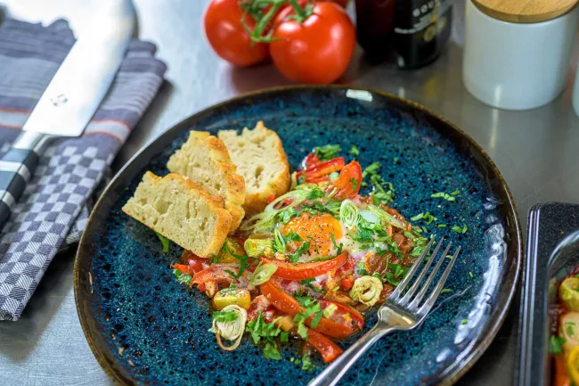 Shakshuka im MKN Kombidämpfer - Sebastian Schollmeyer