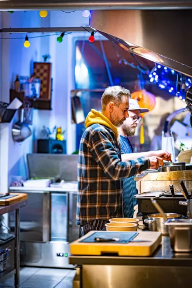 Alex & Casi’s Knast - Sebastian Schollmeyer