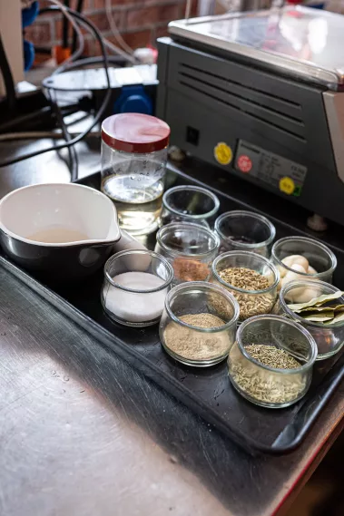 Skotty macht Salsiccia - Sebastian Schollmeyer