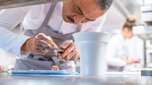 Valentin Thesing - Die kleine Linde - Sebastian Schollmeyer