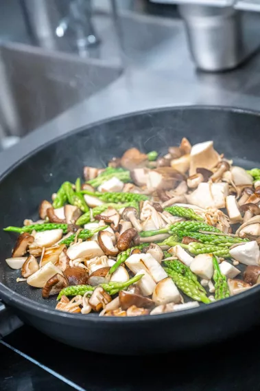 Valentin Thesing - Die kleine Linde - Sebastian Schollmeyer